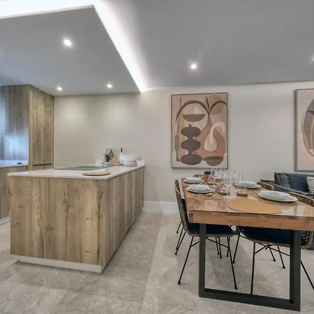 펜션 La Joya Suites- Near The